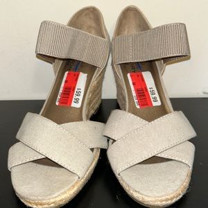 Life Stride Tan Wedges size 7